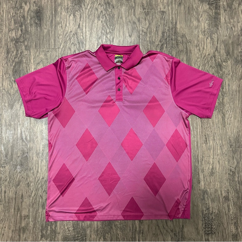 Fitted Shark Greg Norman for Tasso Elba
Play Dry 
Size: XL
